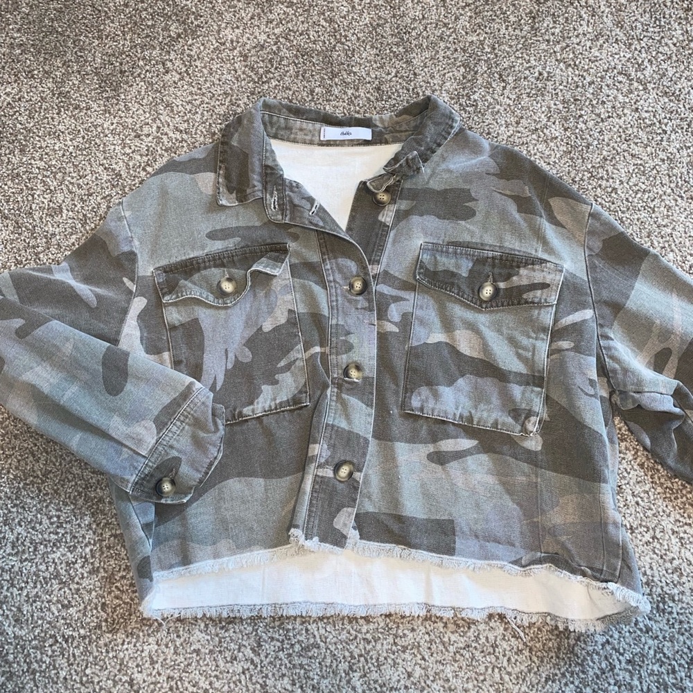 Adika Cropped Camo Jacket